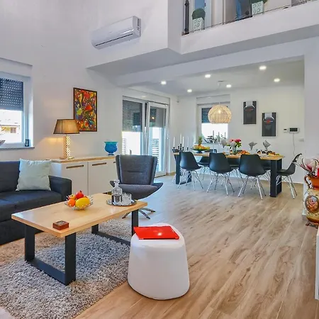 Anna Barbariga, New 2022 Luxurious With Private Pool! Villa *