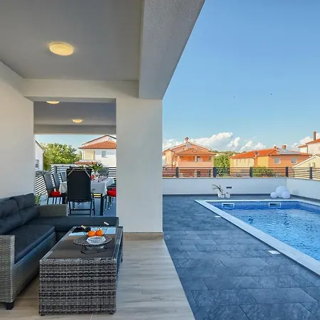 Villa Anna Barbariga, New 2022 Luxurious With Private Pool! *