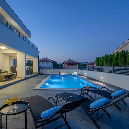 Anna Barbariga, New 2022 Luxurious With Private Pool! *