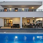 Villa Villa Anna Barbariga, Luxury Villa With Private Pool In Croatia *