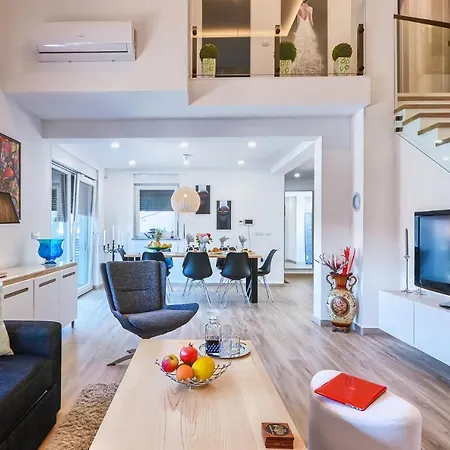 Anna Barbariga, New 2022 Luxurious With Private Pool! * Barbariga