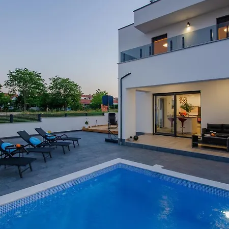 Anna Barbariga, Luxury With Private Pool In Croatia بارباريغا